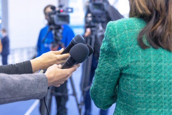 Relations de presse et les liens avec les journalistes